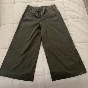 Ann Taylor - high waist olive green wide leg cropped trousers